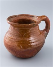Pottery chamber pot with curved bottom, with sausage ear, rings around neck and shoulder, pot holder sanitary soil found ceramic