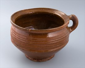 Pottery chamber pot on stand ring, slightly pinched band ear, rotating on shoulder, pot holder sanitary soil find ceramic