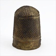Copper molded thimble, thimble sewing kit soil find copper brass metal, cast Copper molded thimble with round pits in lines