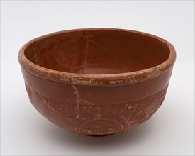 Deep roman bowl on stand ring, terra sigillata, embossed with niches and medallions, bowl bowl tableware holder soil find
