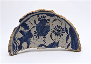 Fragment majolica dish, with part of 'Chinese garden' in blue, dish plate tableware holder soil find ceramic earthenware glaze