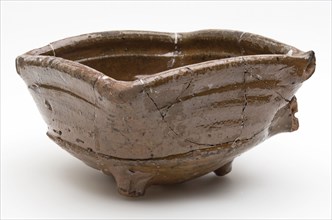 Pottery test on three legs, round side wall and square top edge, fire test test stain soil find ceramic earthenware glaze lead