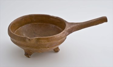 Pottery saucepan on three legs, with pouring spout and slanted handle, saucepan cooking pot crockery holder kitchenware soil