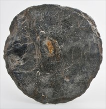 Almost circular slate, uneven surface, slate soil found slate stone, cutted Round cut disc arch archeology Valckensteyn