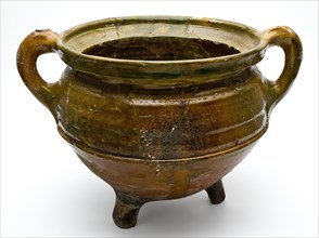 High earthenware cooking pot on three legs, glazed, two standing ears, cooking pot crockery holder kitchenware earth discovery