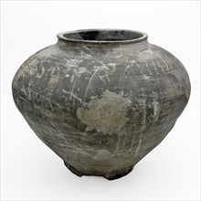 Gray pottery storage jar on four fins, storage jar pot holder soil find ceramic earthenware, hand-turned fried Storage jar