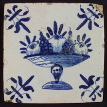 Tile with blue fruit bowl; corner pattern lily, wall tile tile sculpture ceramic earthenware glaze, baked 2x glazed painted Four