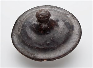 Earthenware lid with knob, dark manganese purple glazed, lid closure part soil find ceramic earthenware glaze lead glaze, hand