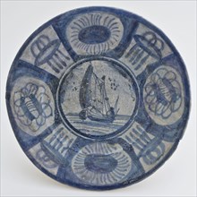 Blue majolica plate in Wanli style, flat on sailboat, plate crockery holder soil find ceramic earthenware glaze tin glaze lead
