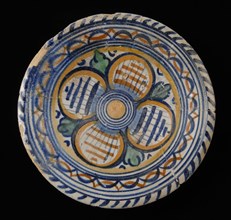 Majolica dish with four-leaved flower in the mirror in blue, orange and green, dish crockery holder soil find ceramic