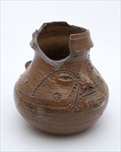 Point nose, brown jug with beard, eyes and pointy nose, jug crockery holder soil find ceramic stoneware clay engobe glaze salt