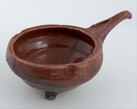 Pottery saucepan on three legs, with scalloped handle and pouring lip, saucepan pan holder kitchenware soil find ceramic