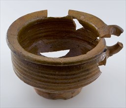 Earthenware chamber pot, ease of use on stand ring, with standing pinched ear, rotating rim under rim, pot holder sanitary soil