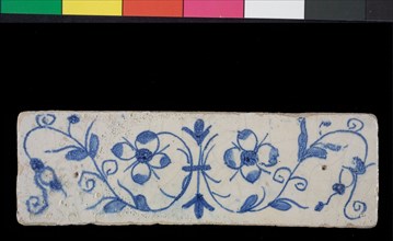 Border tile with flowers and tendrils, blue, edge tile wall tile tile sculpture ceramic earthenware glaze, baked 2x glazed