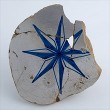Fragment majolica dish on stand, eight-pointed star in blue as decoration, plate dish crockery holder soil find ceramic