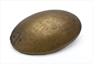 Egg-shaped copper lid, lid closure holder soil find brass metal, hammered soldered Egg-shaped copper lid Short raised edge