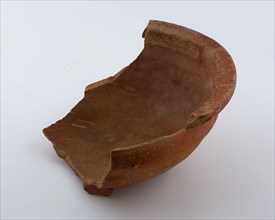 Deep bowl on stand fins of red earthenware, bowl bowl earthenware ceramic pottery, hand-turned fried Deep bowl on wide stand