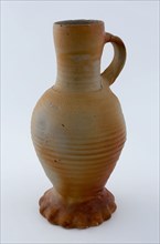 Stoneware jug be flamed on pinched feet, red and brown, siegburgkan jug crockery holder soil find ceramic stoneware glaze salt