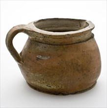Stoneware jug or cup with pouring lip and ear, in the form of chamber pot, beaker crockery holder soil find ceramic stoneware