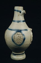 Stoneware jug with weapon medallions, Amsterdam city coat of arms, ribs around neck and on shoulder, jug crockery holder soil