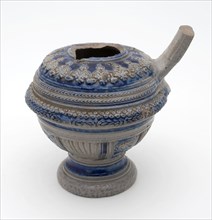 Stoneware jug alternate with ear, round middle belly ribbon, on belly cannelures with floral motifs, jug crockery holder soil