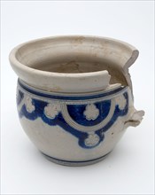Small stoneware room comfort or room pot with imprinted decor of floral motifs, blue and gray, pot holder sanitary soil found