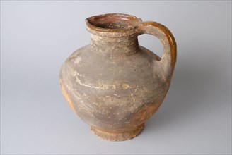 Pottery water jug, can be used on stand, cuff collar with pouring clip and standing sausage ear, water jug crockery holder soil