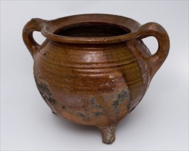 Large pottery grape, pot on three legs, two standing ears and rings on shoulder, grape cooking pot crockery holder kitchenware