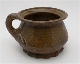 Pottery chamber pot, easy to use on pinched stand, with standing ear, pot holder sanitary soil found ceramic earthenware glaze