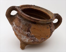 Earthenware grape, cooking pot on three legs, with two ears, grape cooking pot tableware holder utensils earthenware ceramics