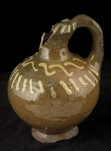 Pottery oil jug on stand foot with upright ear, sludge trim on neck edge and shoulder, oil jug kitchen utensils earthenware