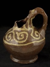 Earthenware oil jug with shank and standing ear, silt decoration around neck, shoulder, belly, oil jug crockery holder soil find