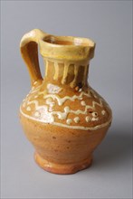 Earthenware oil jug on stand with standing ear and shaving clip, silt decoration on the neck and shoulder, oil jug crockery