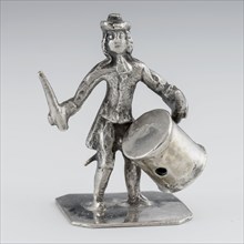 Silver miniature drum, figurine sculpture sculpture toy relaxing tool miniature model silver, cast Man with drum two picksticks
