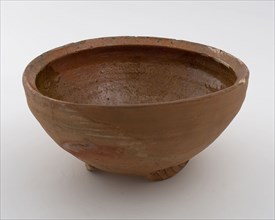 Earthenware bowl, red shard, inside lead glaze, on three pinched stand fins, bowl crockery holder soil find ceramic earthenware