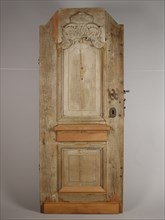 Door with carving Louis XV, door building part wood oak, handle and bolt) Oak panel door style Louis XV The top line of the door
