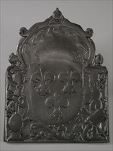 Fireback with coat of arms of King of France, three lilies of Bourbon, hob plate cast iron, cast Rectangular with arch on top