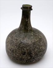 Belly bottle, onion, belly bottle bottle holder soil find glass, free blown and shaped glass application Circular bottle
