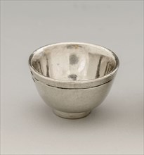 Silversmith: Jan Boogaert, Silver miniature bowl, bowl crockery holder miniature model silver, Round bowl on low stand ring