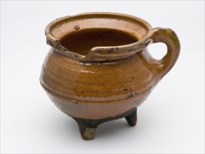 Pottery cooking jug, grape-model with bandoor and pouring clip, on three legs, cooking pot crockery holder kitchenware earth