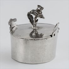 Silver round miniature butter dish with lid, butter dish crockery holder dolls toy relaxing medium miniature model silver, Round