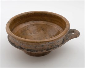 Earthenware bowl, thick red shard, glazed inside, on stand, ear bowl bowl crockery holder soil find ceramic earthenware glaze