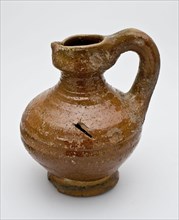 Pottery jug be used with high vertical sausage ear, pouring lip, slender neck and widened upper edge, jug crockery holder soil