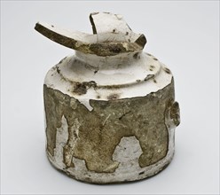Fragment earthenware spittoon, right-walled model, entirely white glazed, spittoon holder soil find ceramic earthenware glaze
