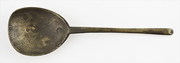 Pewter spoon with flat handle, bevelled handle end, irregular box, marked, spoon cutlery soil find tin metal, cast Pewter spoon