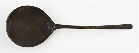 Pewter spoon with flattened handle and drip-shaped container with brand, spoon cutlery soil find copper silver metal