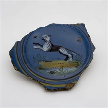 Soul of majolica dish with dark blue background, jumping dog in the middle, plate dish crockery holder soil find ceramic