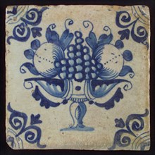 White tile with blue fruit bowl, corner pattern ox head, wall tile tile sculpture ceramic earthenware glaze, baked 2x glazed