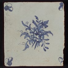 White tile with blue bouquet; corner motif triplicate leaf, wall tile tile sculpture ceramic earthenware glaze, baked 2x glazed