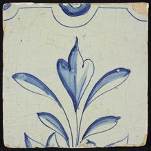 Tile of chimney pilaster, blue on white, top of branch with horizontal border with scallops above, chimney pilaster tile